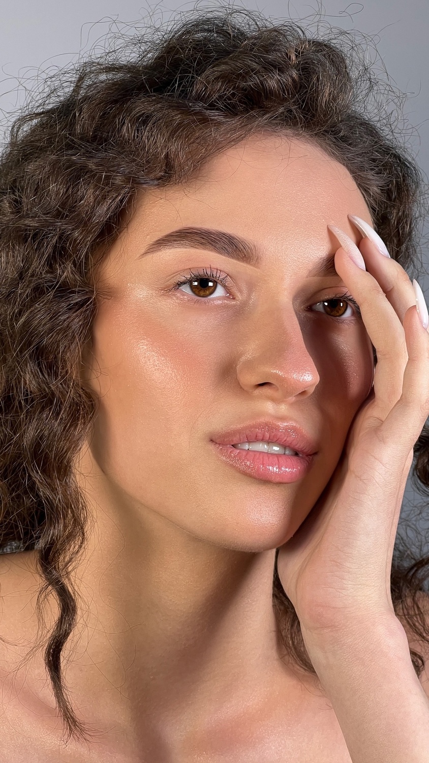 Окрашивание бровей 